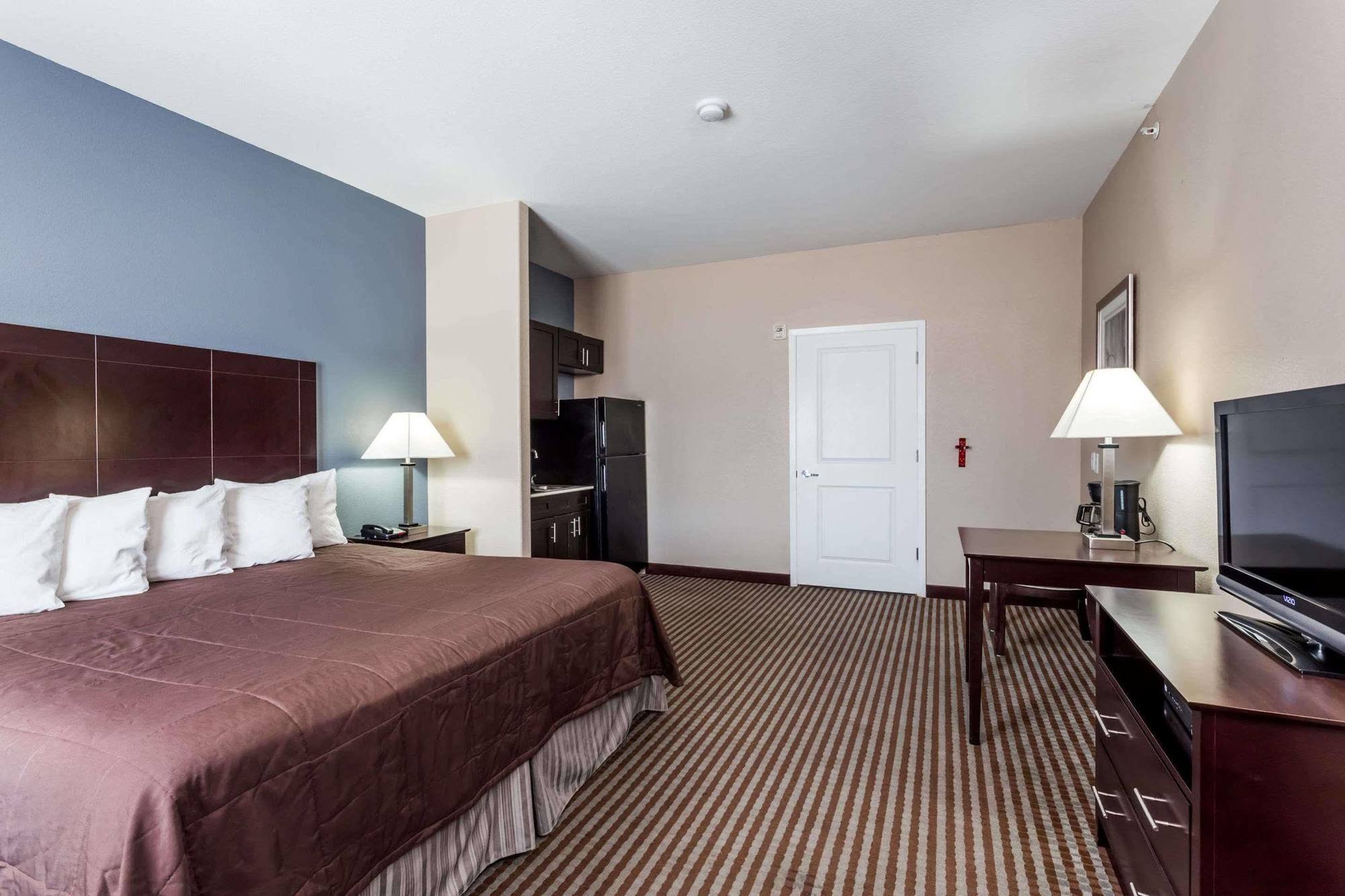 Atria Inn & Suites Three Rivers Экстерьер фото