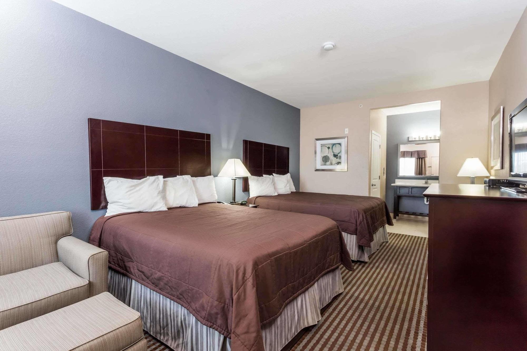 Atria Inn & Suites Three Rivers Экстерьер фото